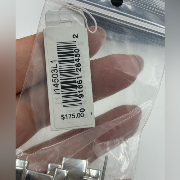 GUESS Prism Mineral Crystal SS Silver Bracelet Chronograph Watch, w/ Box - Picture 5 of 5